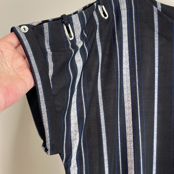 Lily Morgan Striped Top Black White Blue Cap Sleeve Grommet Details Boatneck 1X - Picture 6 of 12